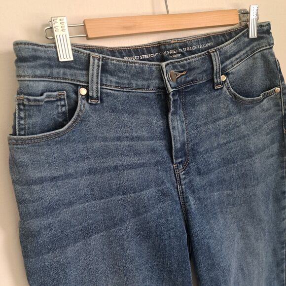 Chicos Jeans Womens 1 Medium 8 Blue Perfect Girlfriend Straight Leg Capri Raw - Picture 2 of 10